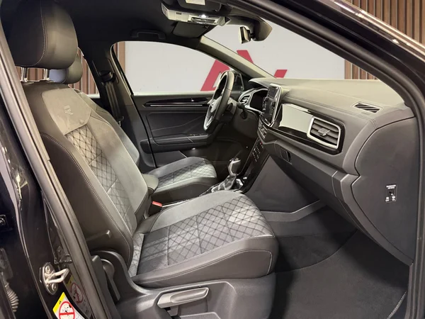 Volkswagen T-Roc (2023) — foto 22 van 30