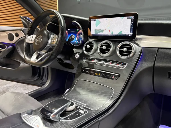 Mercedes-Benz C (2021) — foto 11 van 32