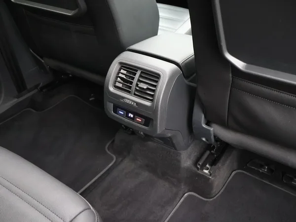 Volkswagen Touran (2021) — foto 18 van 28