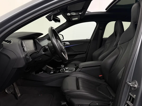 BMW 120 (2022) — foto 2 van 30