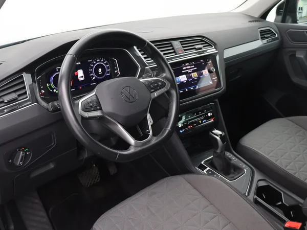 VOLKSWAGEN Tiguan eHybrid (PHEV) (2022) — foto 26 van 27