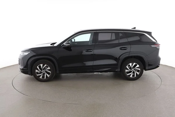 Volkswagen Tayron (2025) — foto 9 van 16