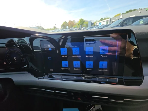 VOLKSWAGEN Golf VIII (2023) — foto 13 van 24