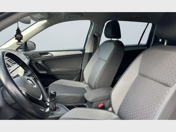 Volkswagen Tiguan Allspace (2021) — foto 3 van 28