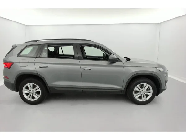 SKODA Kodiaq (2022) — foto 3 van 36