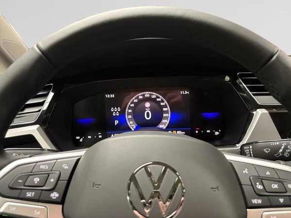 VOLKSWAGEN Touran (2026) — foto 18 van 21