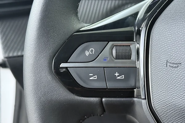Peugeot 208 (2023) — foto 5 van 19