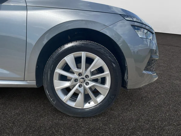 SKODA Kamiq (2024) — foto 14 van 19