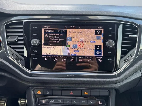 VOLKSWAGEN T-Roc (2018) — foto 9 van 31