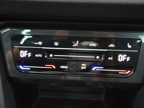VOLKSWAGEN Tiguan Dsl (2021) — foto 10 van 33