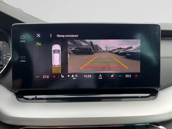 SKODA Octavia Combi Dsl (2023) — foto 2 van 21