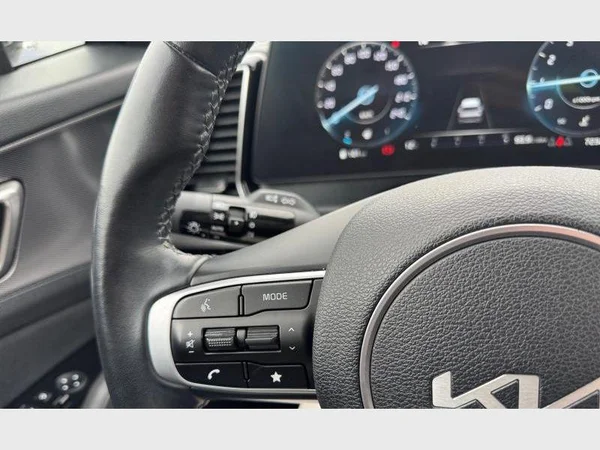 Kia SPORTAGE (2022) — foto 8 van 26