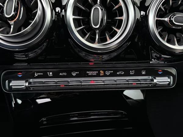 MERCEDES CLA 250 (2022) — foto 17 van 34