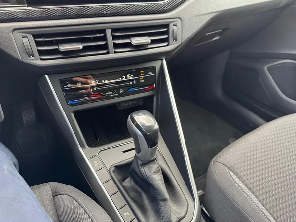 VOLKSWAGEN Polo (2026) — foto 13 van 14