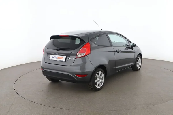 Ford Fiesta (2017) — foto 12 van 16