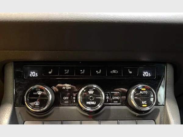 Skoda Karoq (2021) — foto 19 van 31