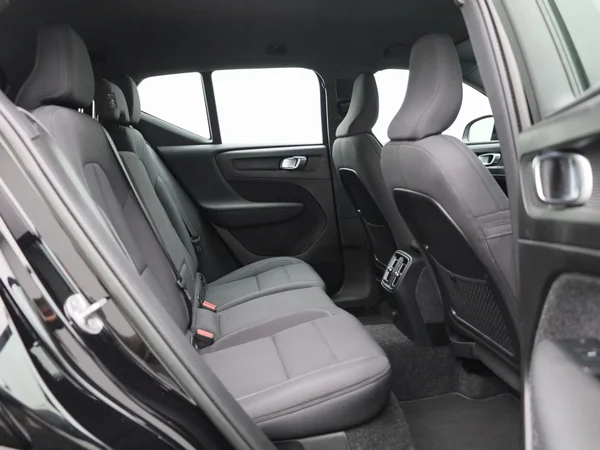Volvo XC40 (2023) — foto 32 van 45