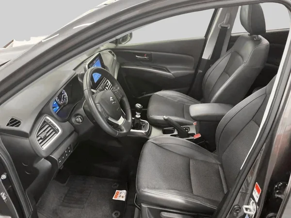 Suzuki S-Cross (2023) — foto 16 van 17