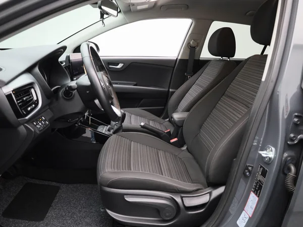 Kia Stonic (2021) — foto 2 van 35