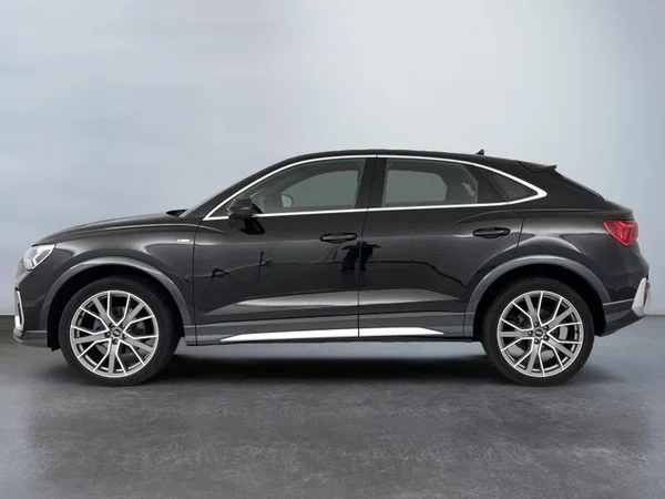 Audi Q3 (2022) — foto 30 van 35