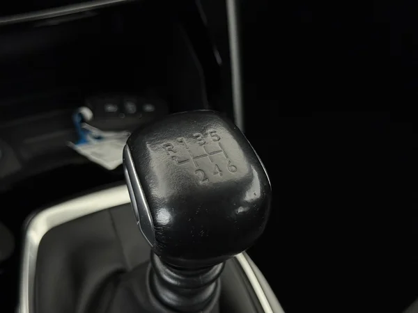 PEUGEOT 2008 (2022) — foto 4 van 27