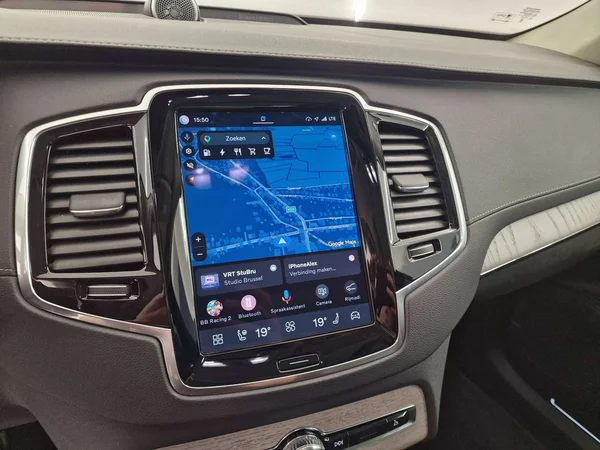 Volvo XC90 (2024) — foto 7 van 18