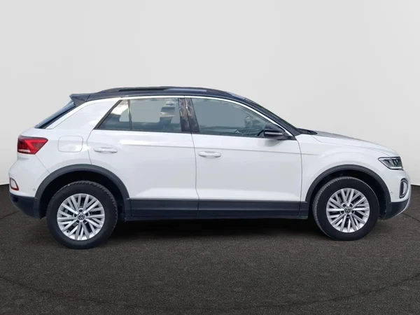 VOLKSWAGEN T-Roc (2022) — foto 10 van 21