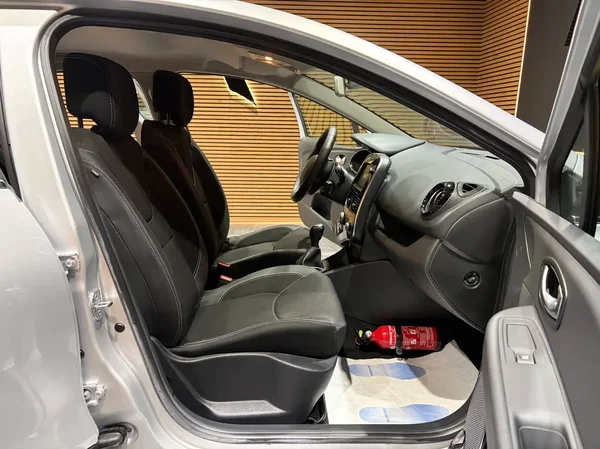 Renault Clio (2019) — foto 6 van 21
