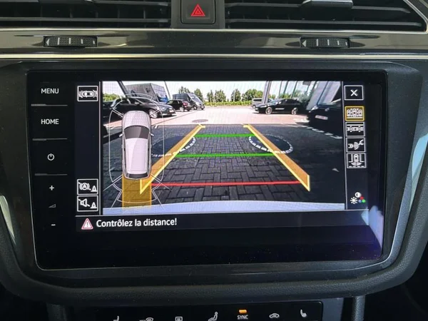 VOLKSWAGEN Tiguan (2024) — foto 10 van 37
