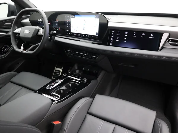 AUDI Q6 e-tron (2026) — foto 21 van 27