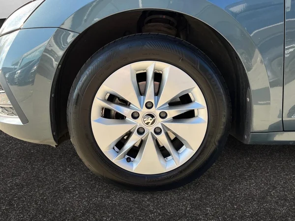 SKODA Octavia (2021) — foto 13 van 21