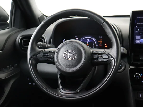 TOYOTA Yaris Cross (2024) — foto 11 van 27