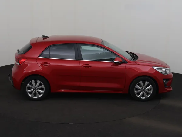 KIA Rio (2022) — foto 22 van 26