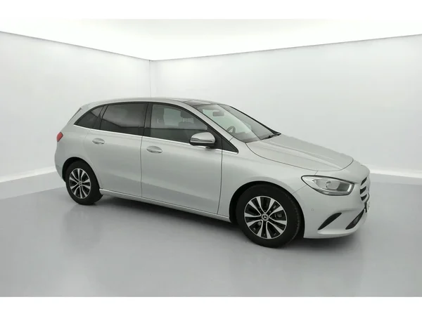 MERCEDES-BENZ B 180 (2022) — foto 2 van 36