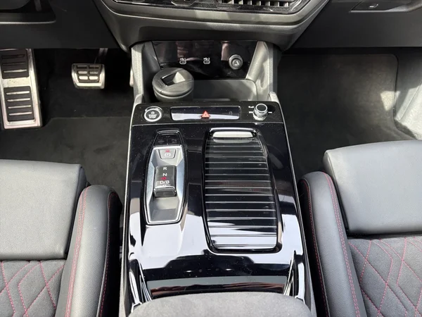 AUDI Q6 e-tron (2026) — foto 2 van 24