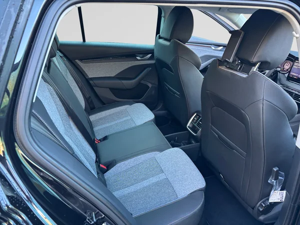 SKODA Octavia Combi (2025) — foto 4 van 24