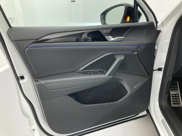 VOLKSWAGEN Tiguan (2025) — foto 20 van 33