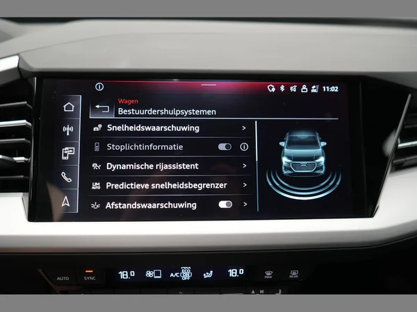 AUDI Q4 Sportback e-tron (2023) — foto 13 van 23