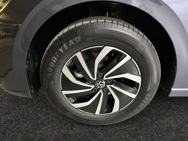 VOLKSWAGEN Polo (2025) — foto 13 van 15