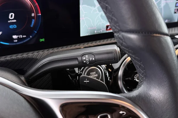 Mercedes-Benz A-Class Sedan PHEV (V177) (2022) — foto 10 van 30