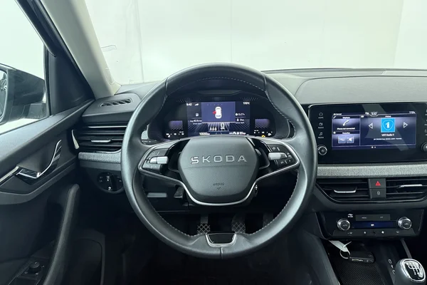 Skoda Kamiq (2025) — foto 2 van 21