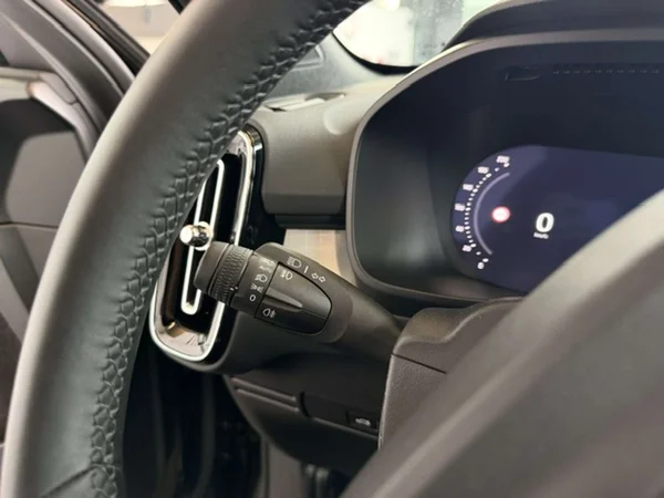 Volvo XC40 (2025) — foto 11 van 22