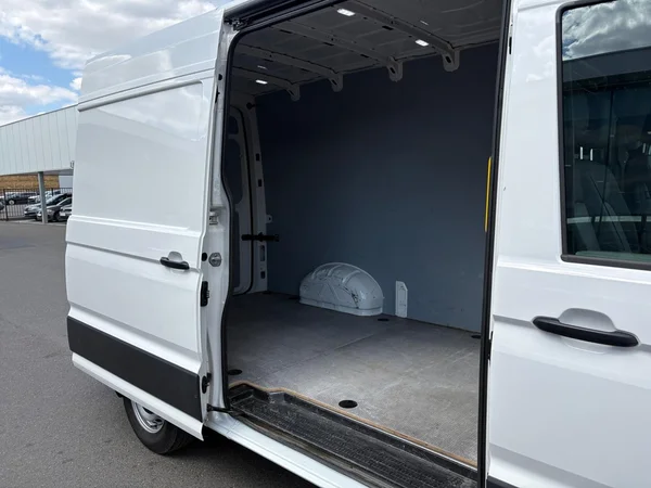 VOLKSWAGEN Crafter 35 Fourgon Mwb Hr Dsl (2024) — foto 9 van 20