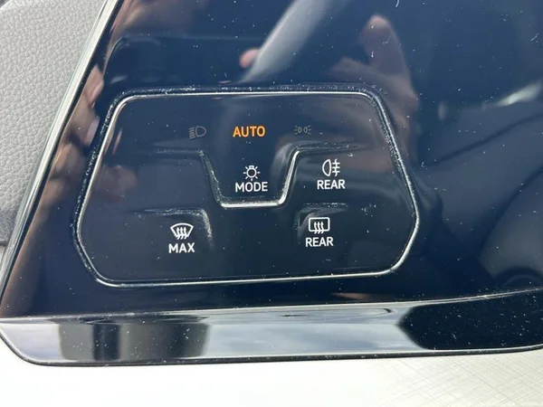 VOLKSWAGEN Golf VIII Dsl (2023) — foto 27 van 35