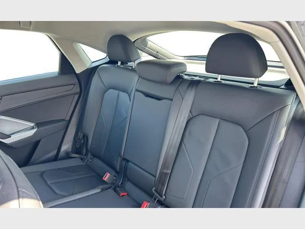 Audi Q3 Sportback (2022) — foto 2 van 29