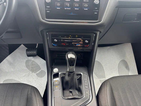 VOLKSWAGEN Tiguan Allspace (2023) — foto 2 van 17