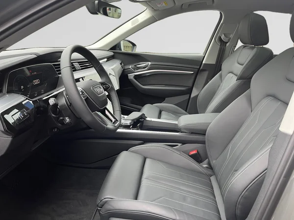 AUDI Q8 e-tron Sportback (2025) — foto 15 van 24