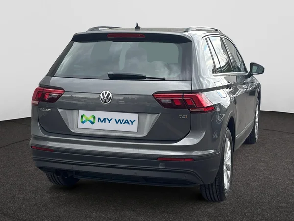 VOLKSWAGEN Tiguan (2016) — foto 14 van 18