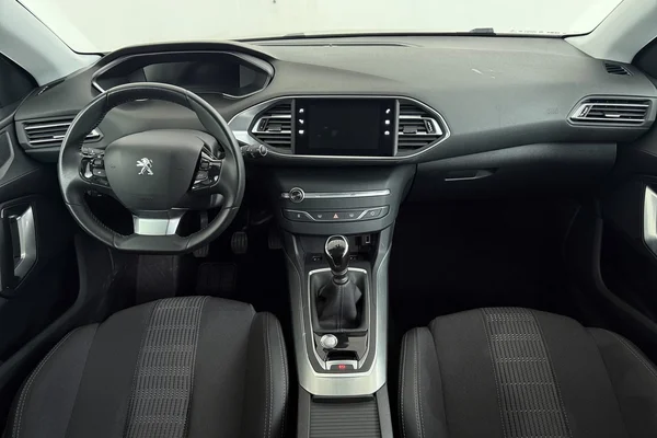 Peugeot 308 (2021) — foto 3 van 29