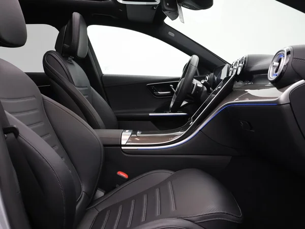 Mercedes-Benz C-Klasse (2022) — foto 4 van 32